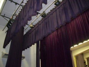 Stage curtains (Logos)