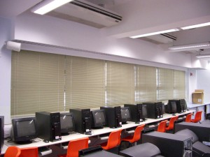 Venetian blinds (Computer room)